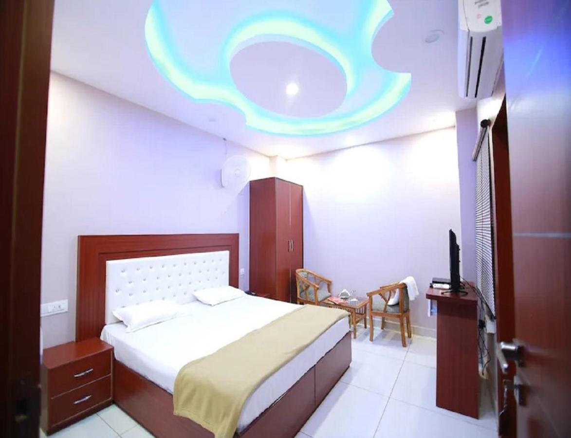 Hotel Kings, Rohtak Esterno foto