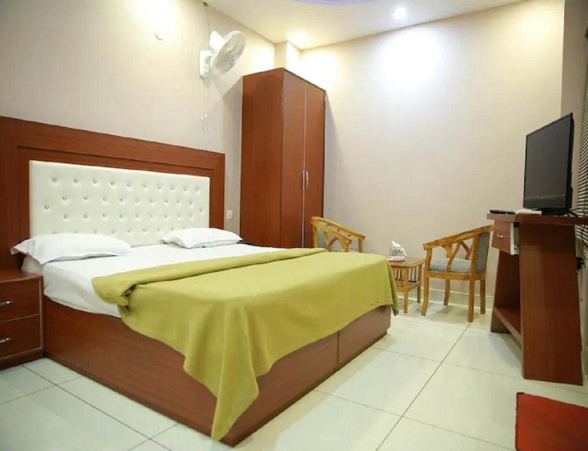 Hotel Kings, Rohtak Esterno foto