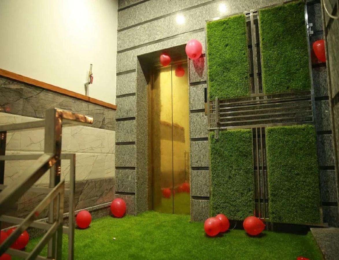 Hotel Kings, Rohtak Esterno foto