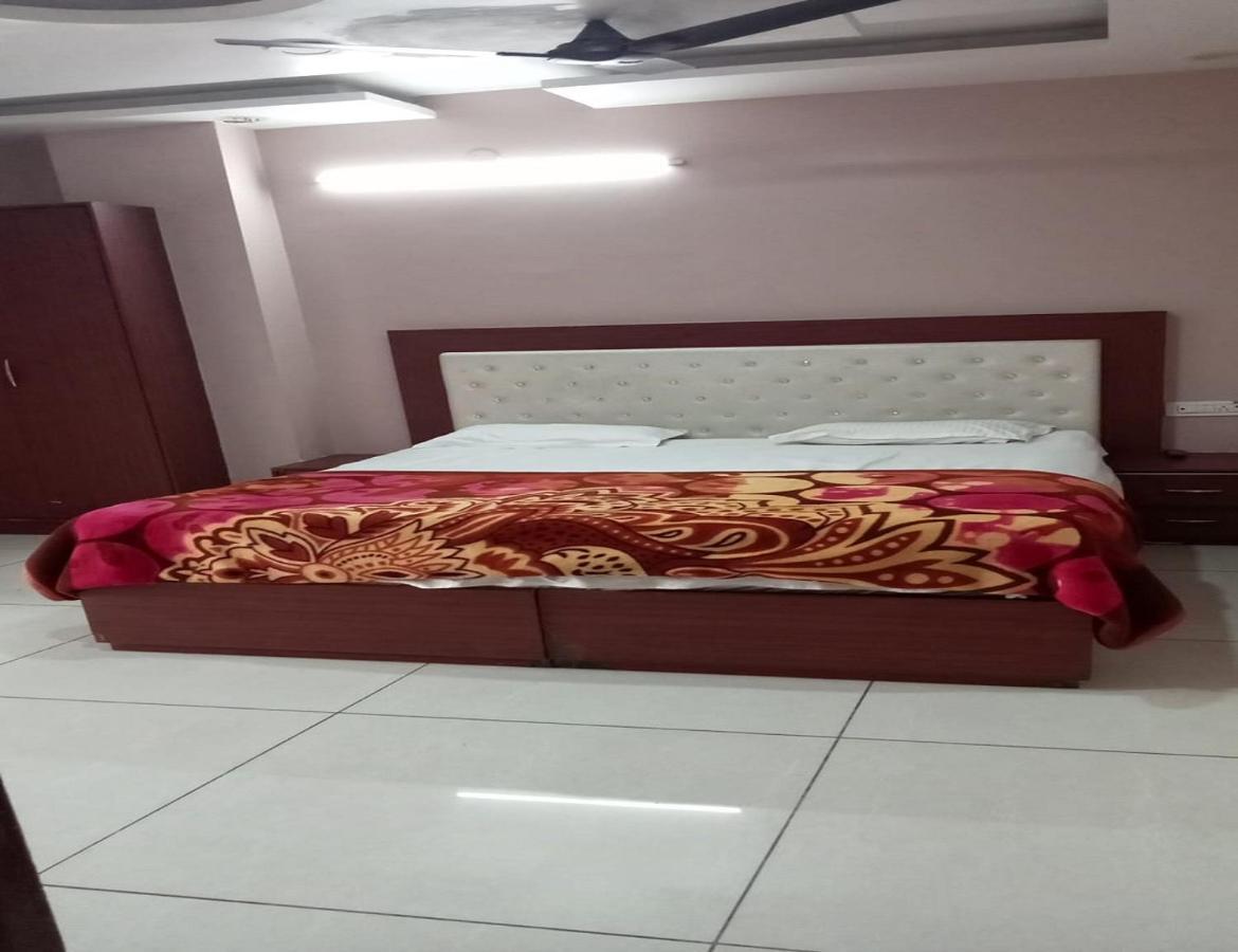 Hotel Kings, Rohtak Esterno foto